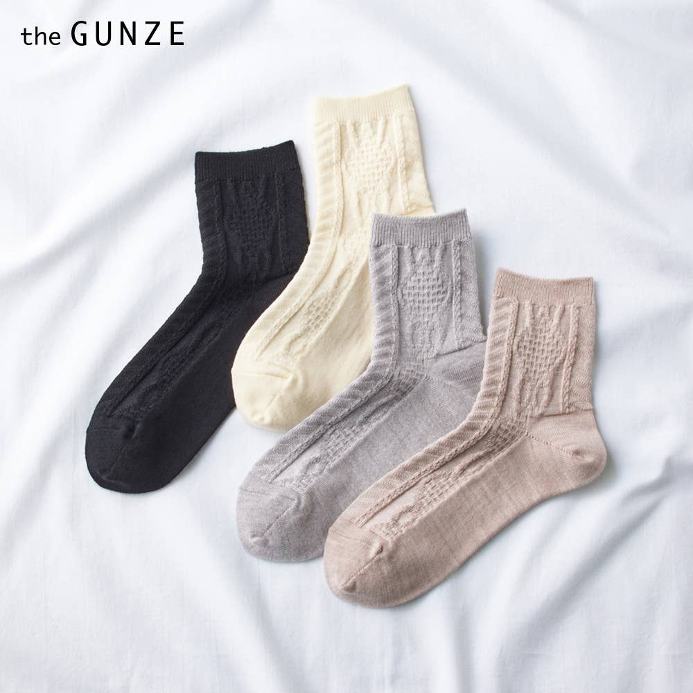 【メリノウール】ケーブル柄ソックス