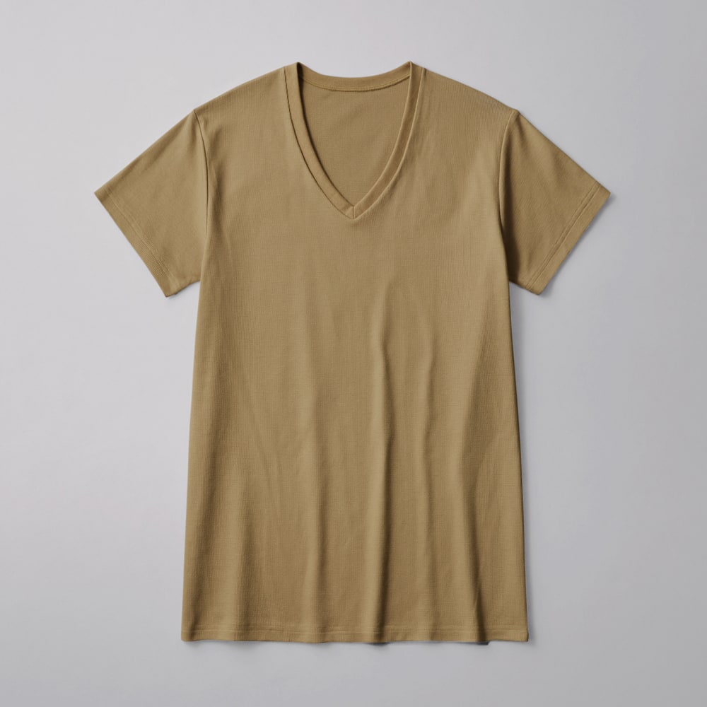 【さりげない個性】D&G パッチ コットン Vネック Tシャツ さりげない個性】D&G パッチ コットン Vネック Tシャツ (Dolce