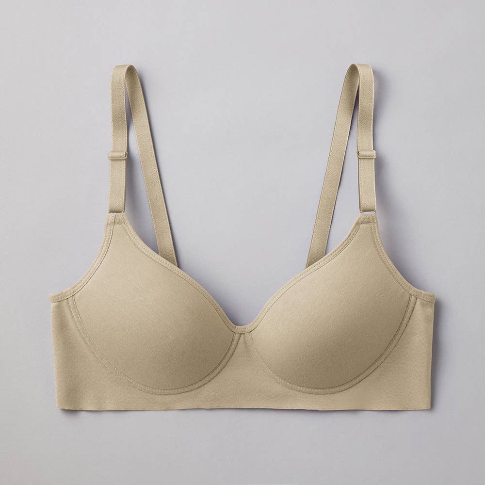 【Fitte（肌側綿100%）】ノンワイヤーブラジャー KB4092P ソフトアイボリー