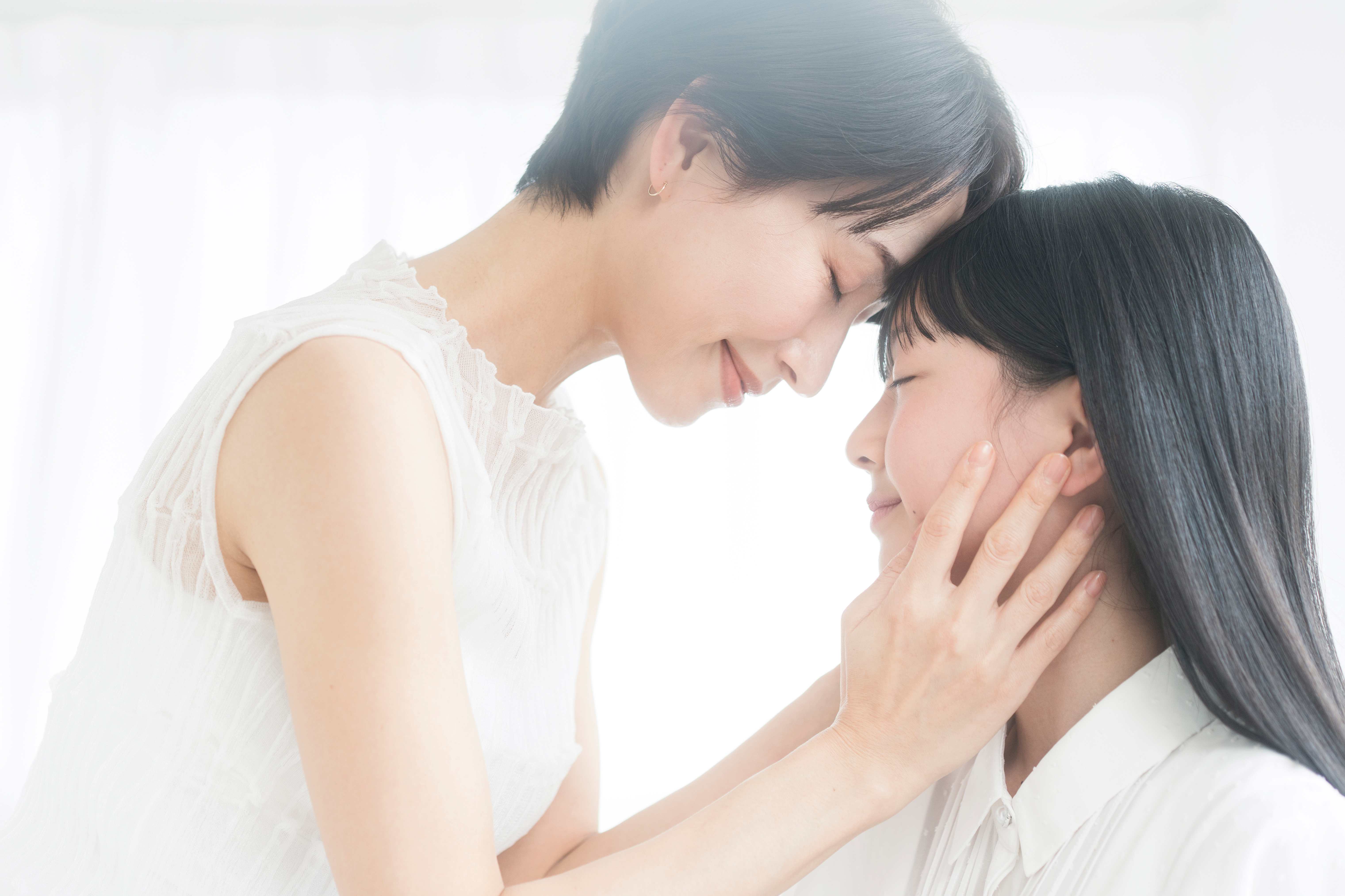 初潮を迎えた子どもにどう寄り添う？親が気にかけたい3つのポイント