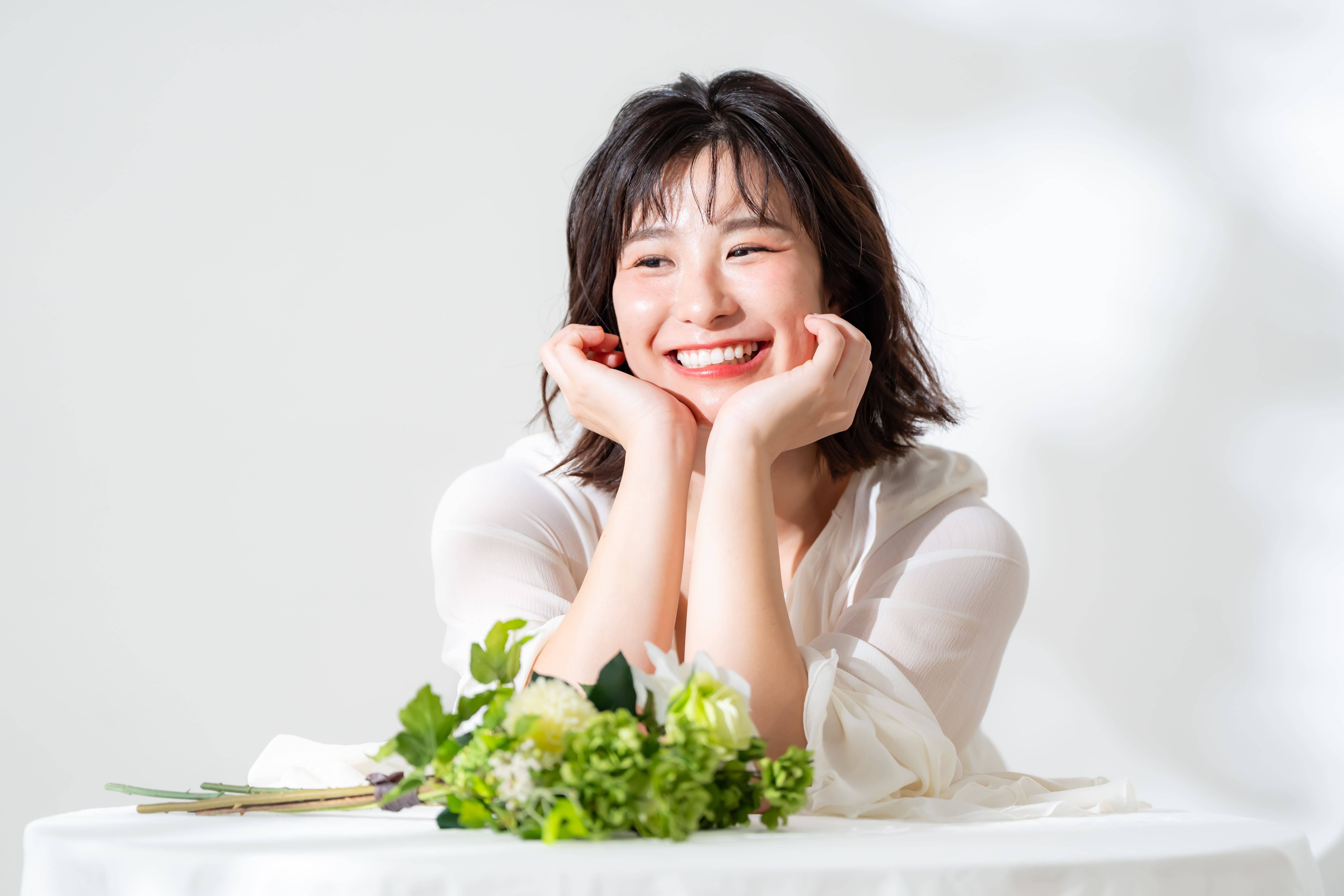 白ブラウスの透け対策は、最適なインナー選びがカギ！