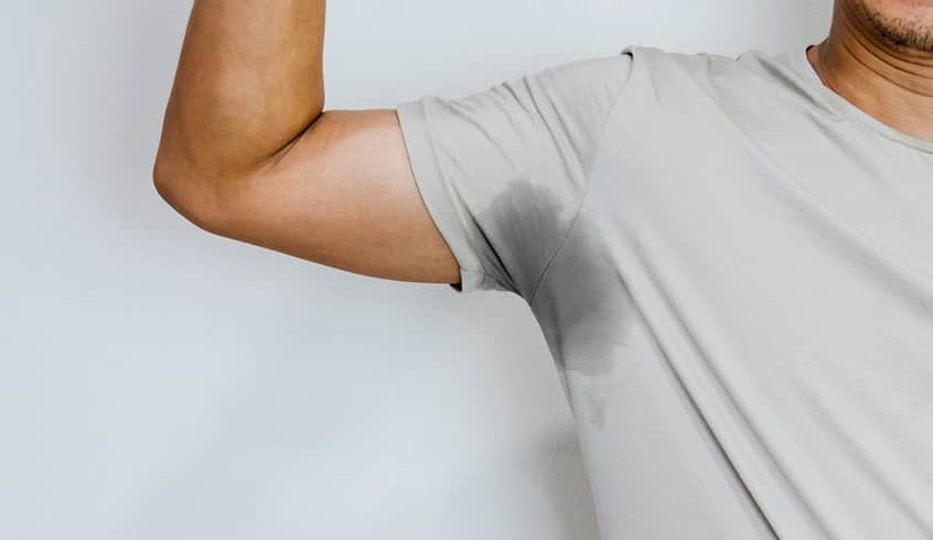 Tシャツ・ニット・セーターに汗ジミが…メンズの脇汗対策にはTシャツ専用インナーがおすすめ！