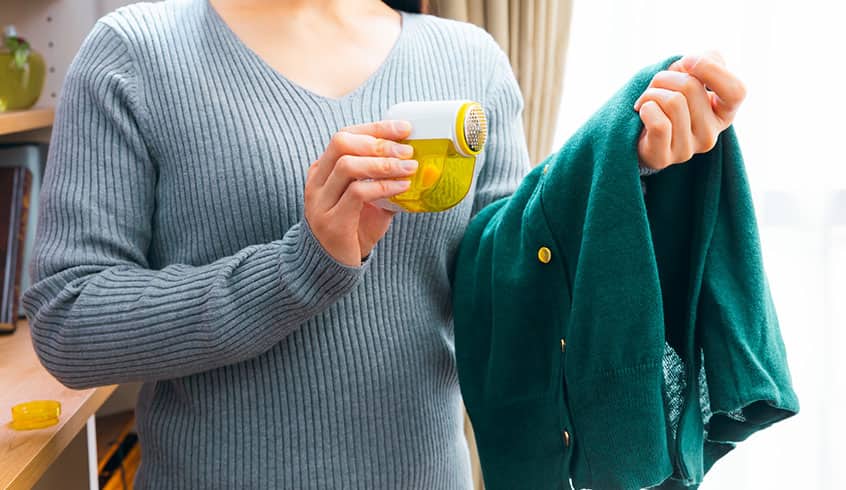 気付いたらインナーや靴下が毛玉だらけに・・・毛玉の正しい取り方と予防法とは?