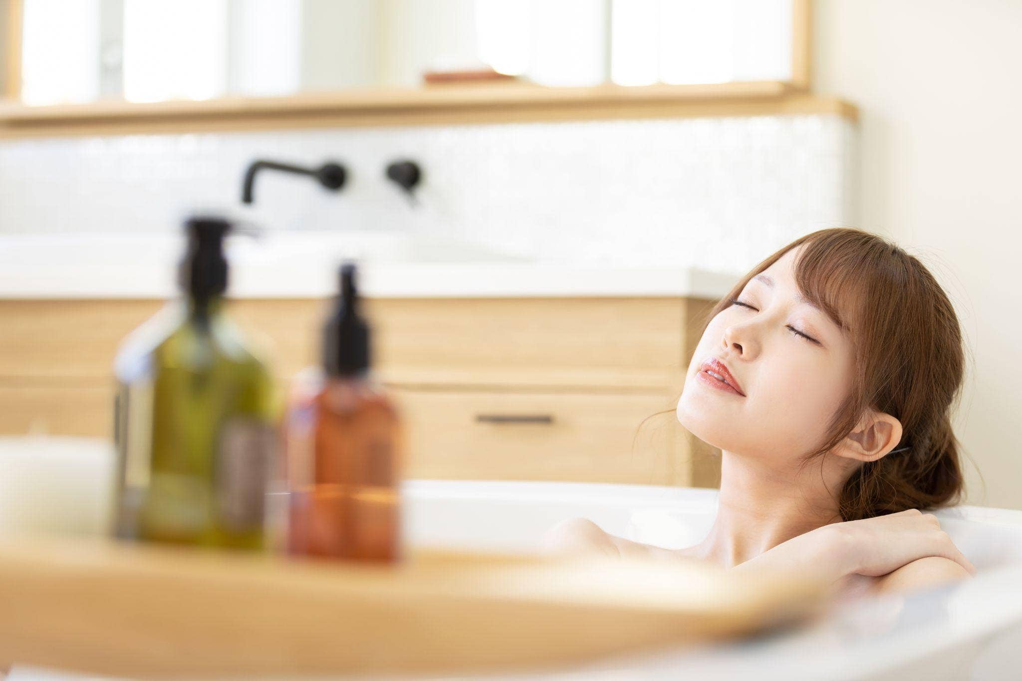 寝るとき、足の冷えが気になる！ 日ごろからできる対策方法