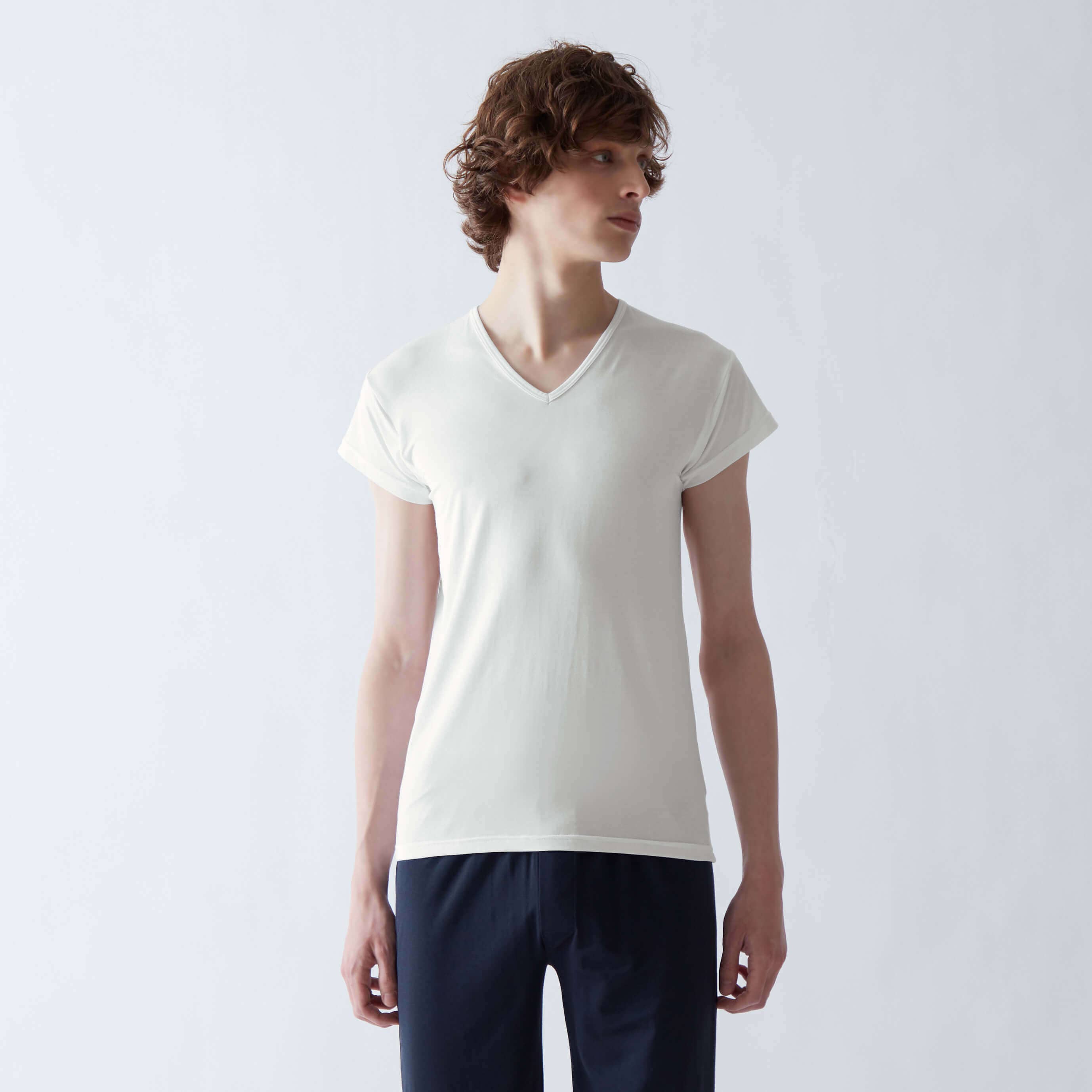VネックTシャツ（汗取りパッド付）