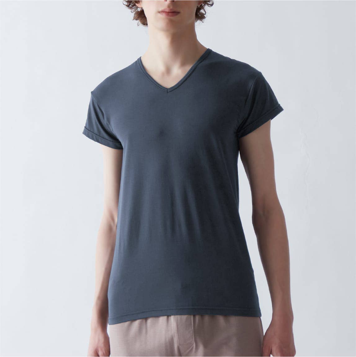 VネックTシャツ（汗取りパッド付き）