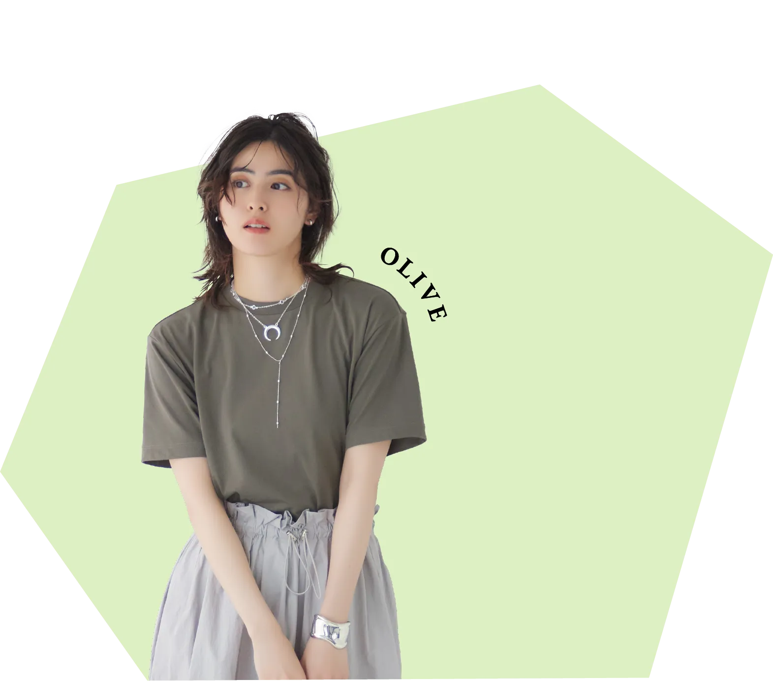 Tシャツなのにきれい見えが叶うシンプルの理想形