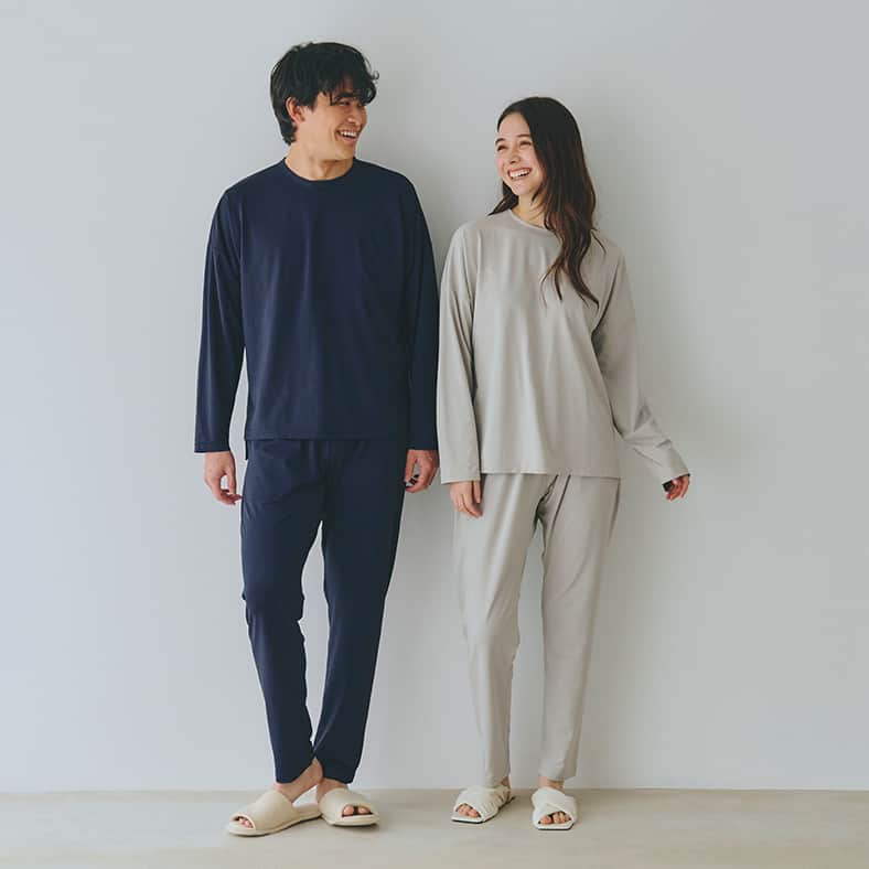 SR000EC リカバリーウェア 長袖 長パンツ モデルイメージ